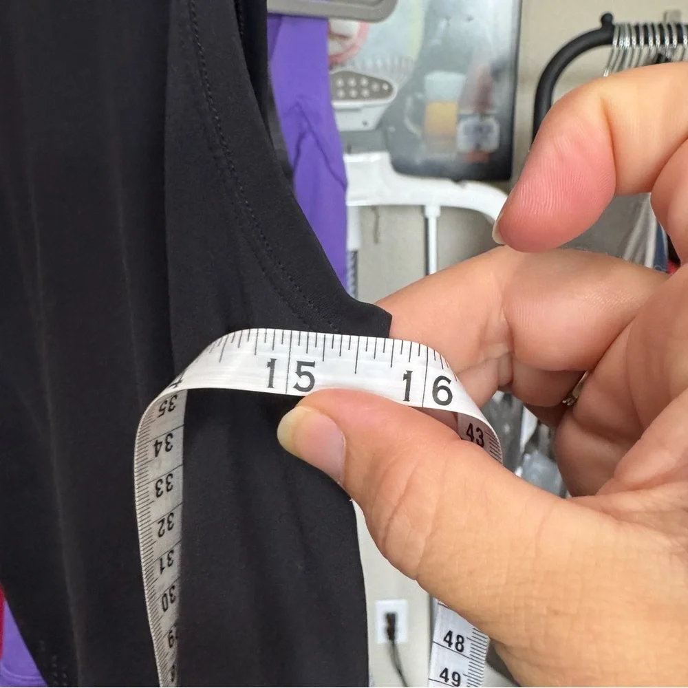 Lululemon High Neck Split Hem Run Tank - Picture 10 of 10